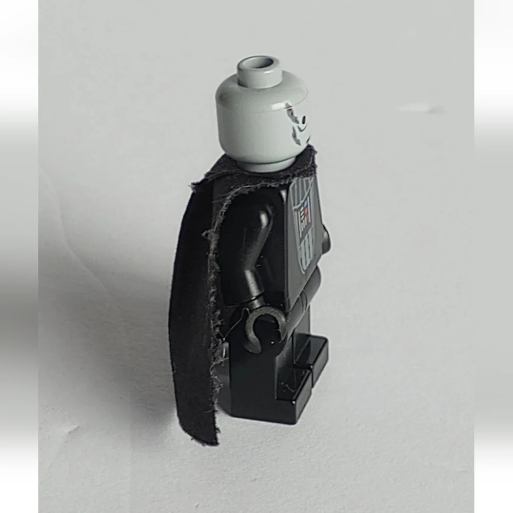 LEGO Star Wars Darth Vader Minifigure Light Bluish Gray Head sw0004a - No Helmet
